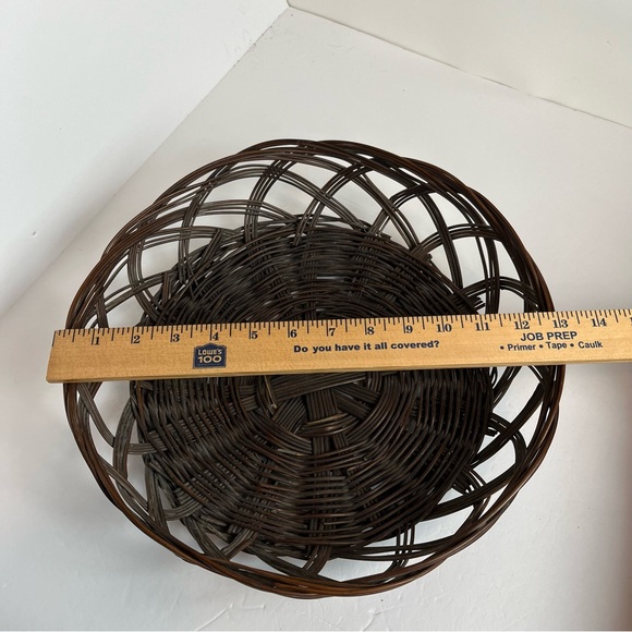 Woven Brown Basket 13” Round Scalloped Design Cottagecore Bread Yarn Knitting - Picture 8 of 10